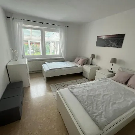 Familienfreundliche Mit Wintergarten *