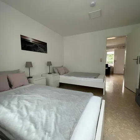 Familienfreundliche Mit Wintergarten *