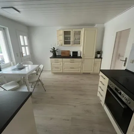 Familienfreundliche Mit Wintergarten Apartment Badow